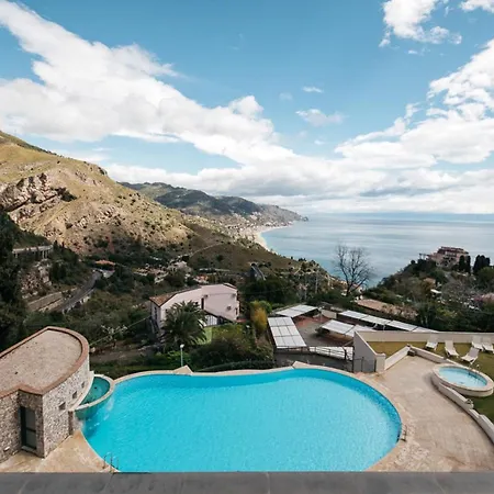Romantic By Holidays Taormina